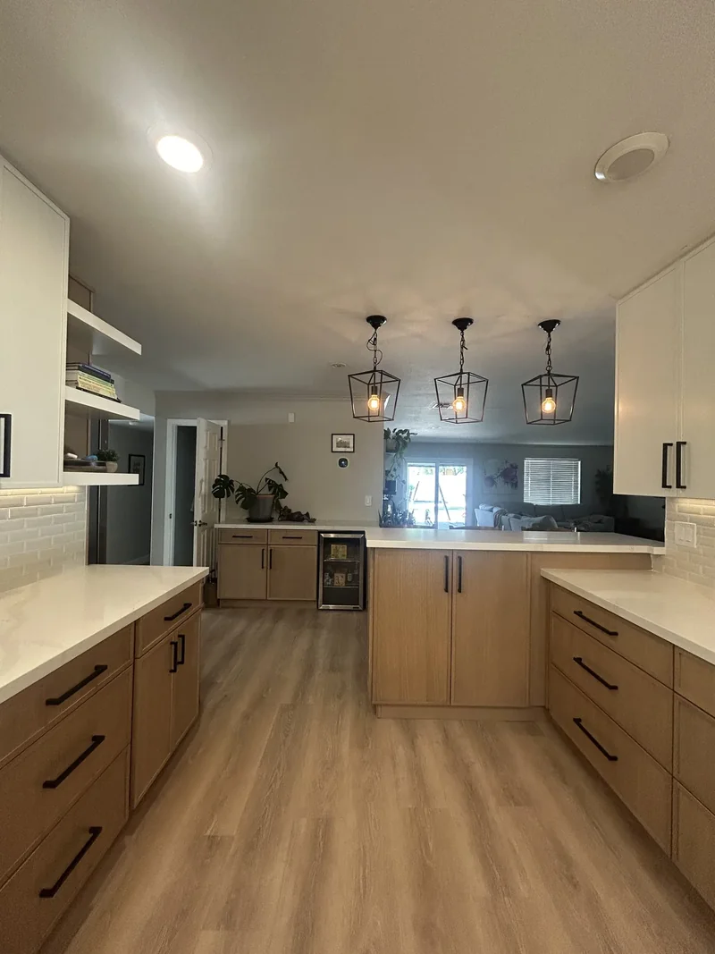 Phoenix, AZ kitchen remodel with added dry bar